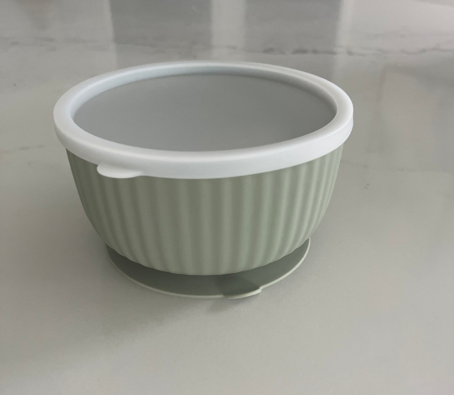 Silicone container with lid